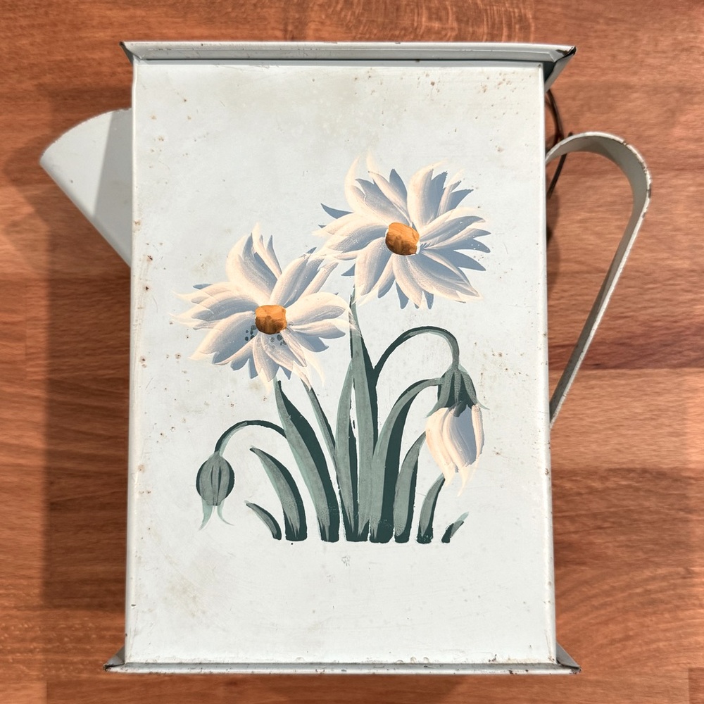 Vintage Painted Metal Laundry Soap Tin